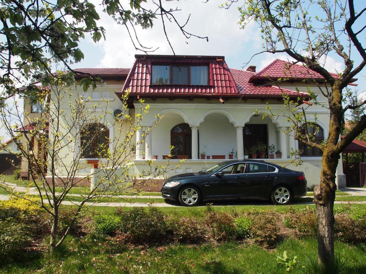 Argeselu Garden Villa-entire floor apartament, exclusive garden access Maracineni Exterior foto