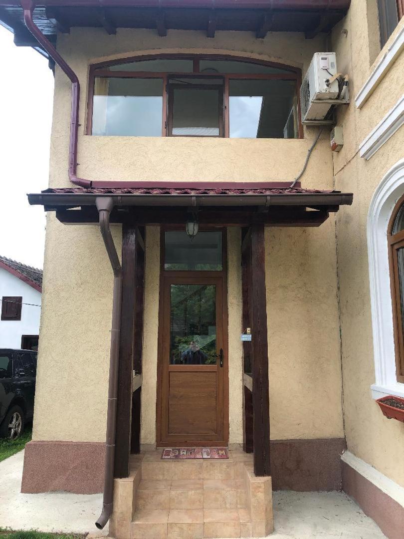Argeselu Garden Villa-entire floor apartament, exclusive garden access Maracineni Exterior foto